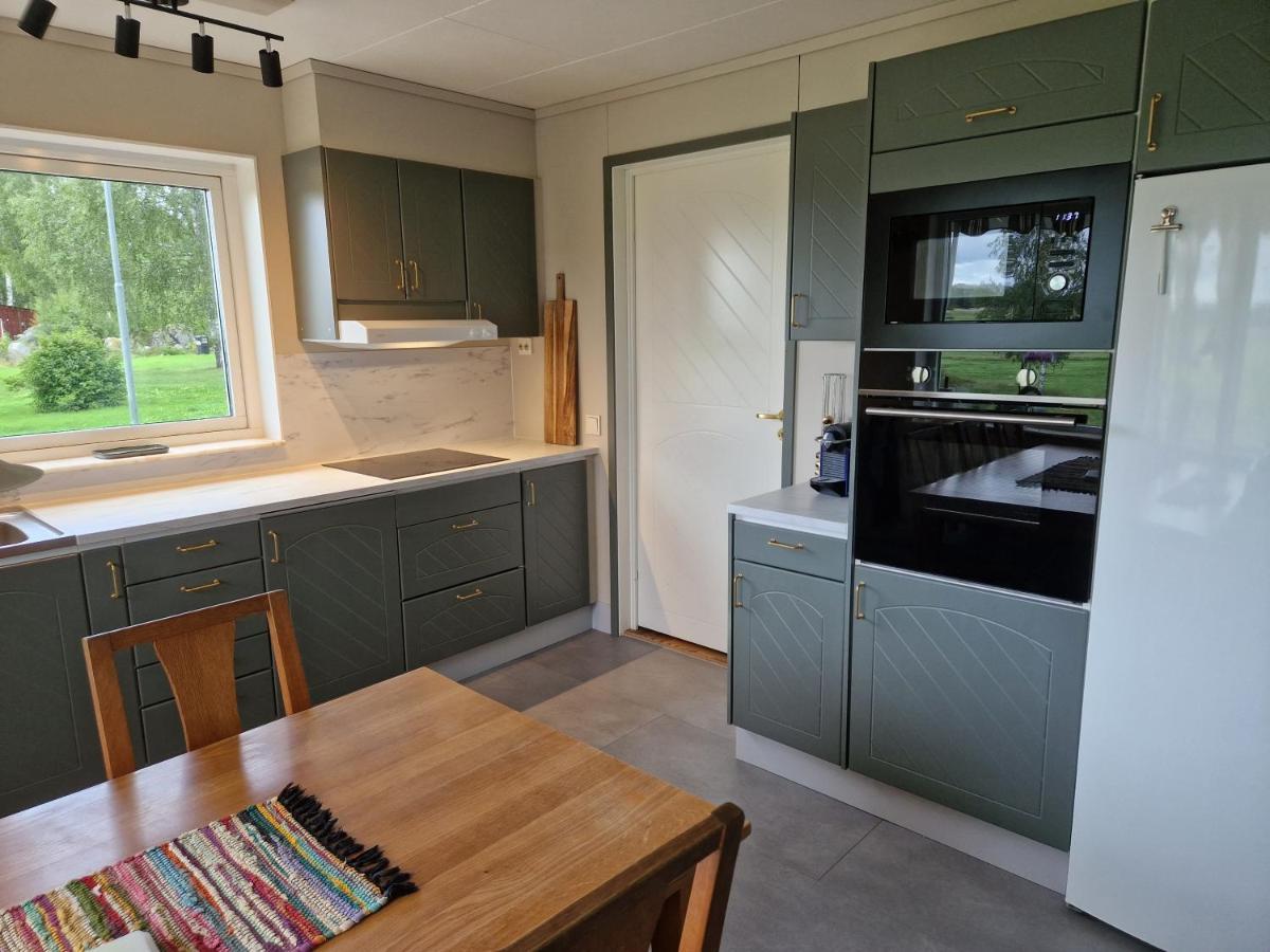 Lantlig Villa Utanfoer Uppsala Alunda Exteriör bild